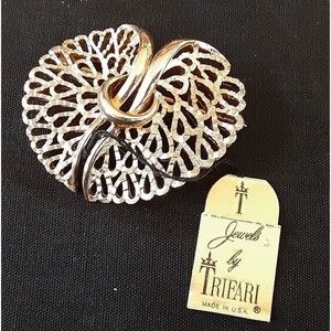 Vtg Jewels by Trifari Brooch Pierced Wings Goldtone New Old Stock w/ Tags